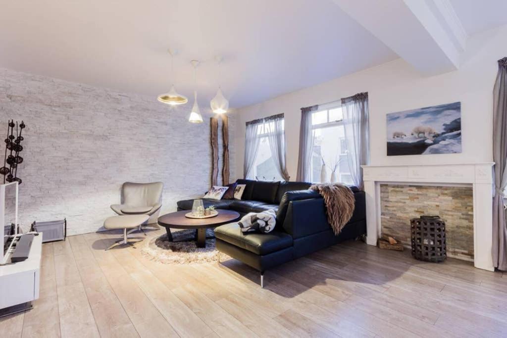 Superb Central Location, No Car Needed - Spacious Akureyri Luaran gambar