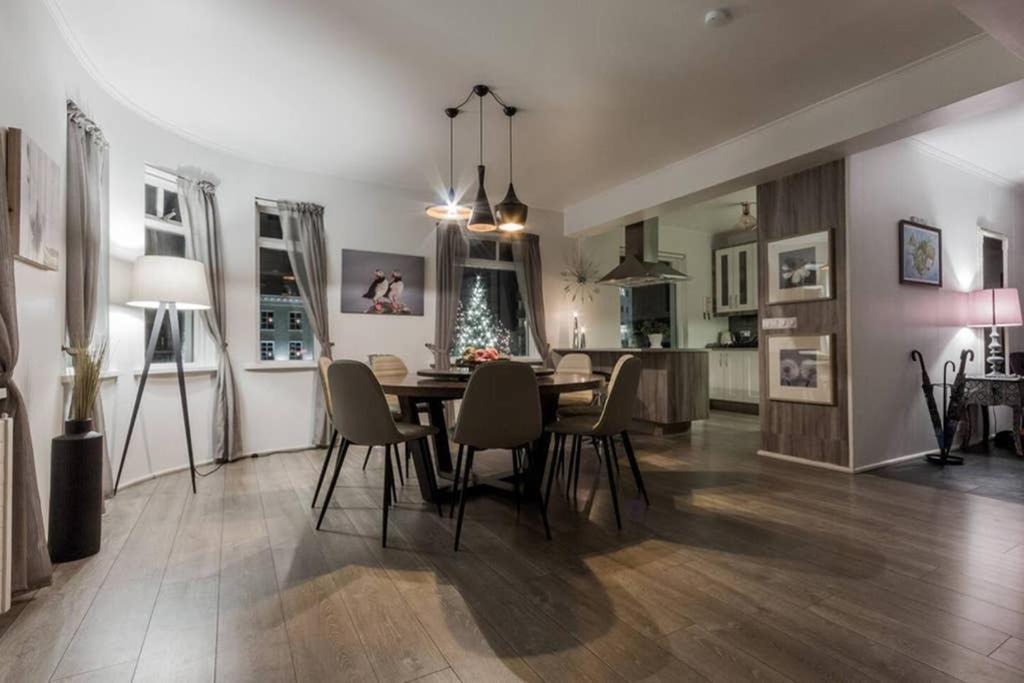 Superb Central Location, No Car Needed - Spacious Akureyri Luaran gambar