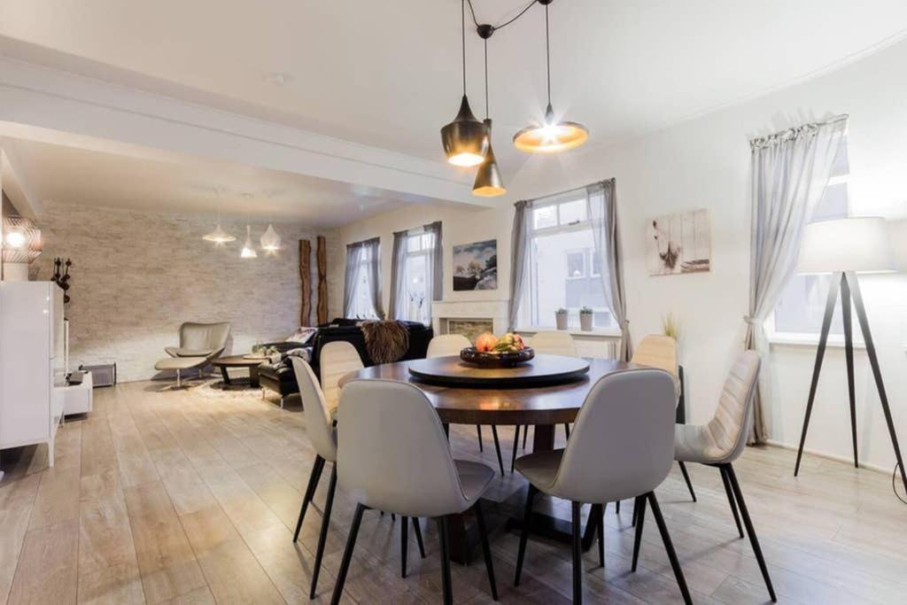 Superb Central Location, No Car Needed - Spacious Akureyri Luaran gambar